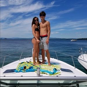 Meet your Posher, Allivia